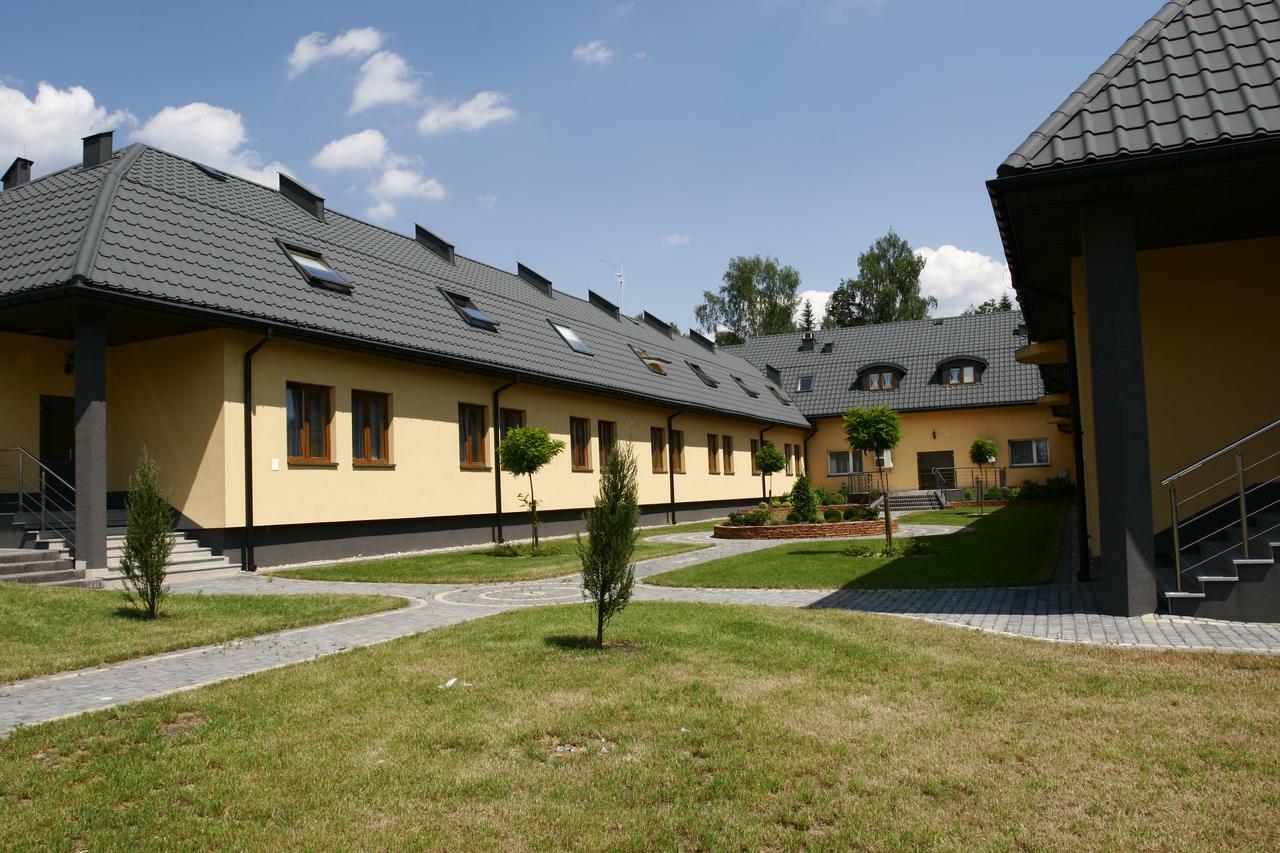 Hotel Paradiso Suchedniow Exterior photo